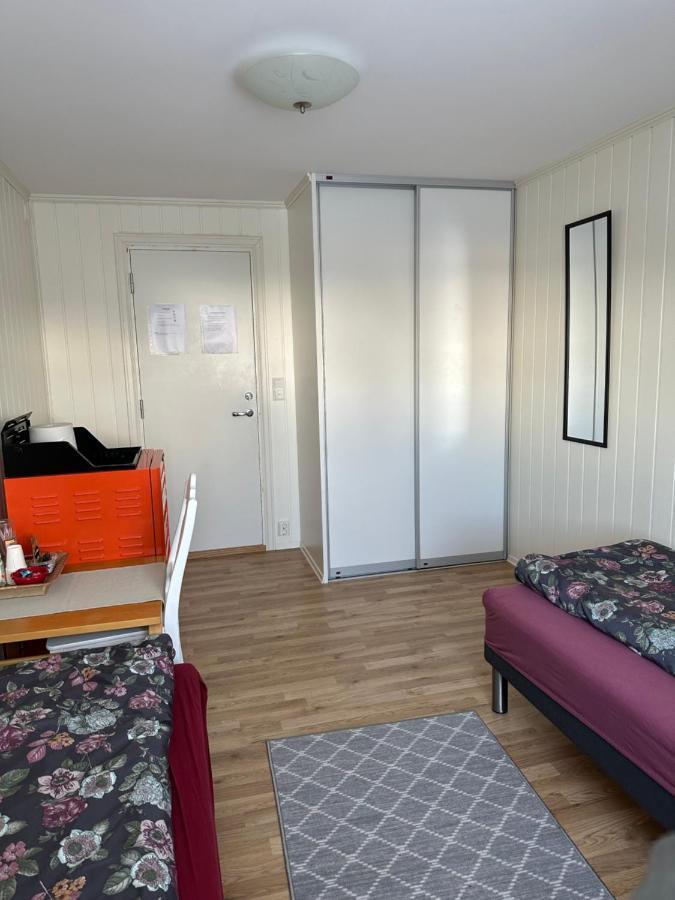 Bedroom In City Centre, No Shower Available オーレスン エクステリア 写真